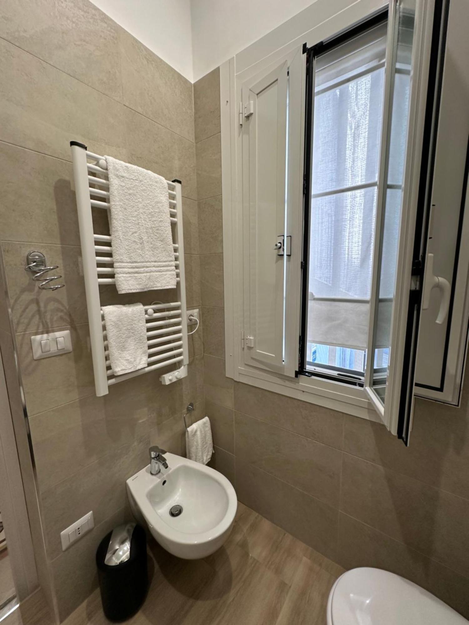 Rosas Guest House - La Cementina Бари Экстерьер фото